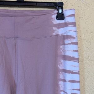 New Directions Mauve and White Tie-Dye Leggings